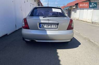 Хэтчбек Daewoo Nubira 1998 в 