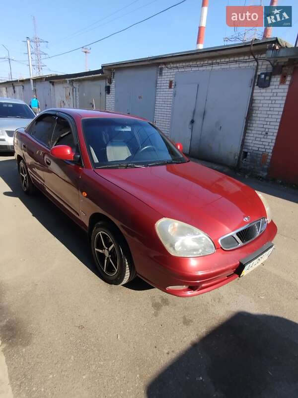 Седан Daewoo Nubira 2003 в Киеве