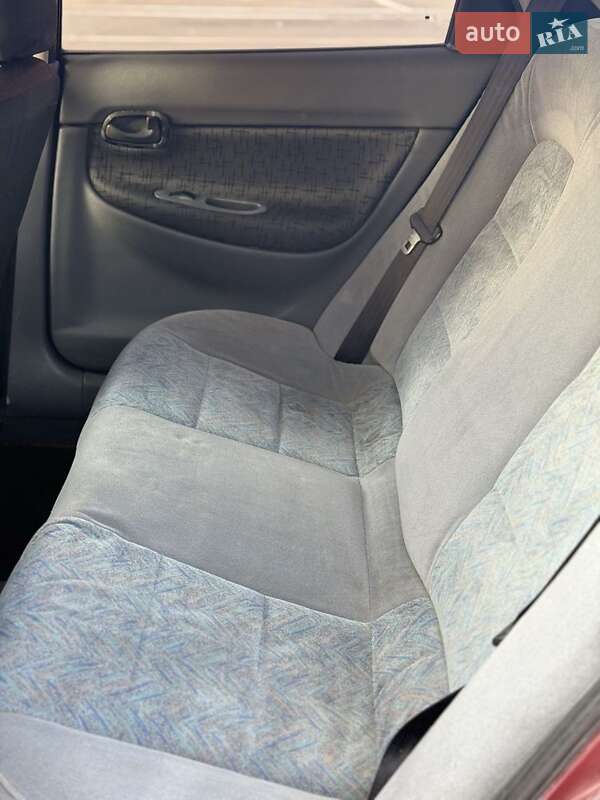 Седан Daewoo Nubira 1998 в Києві