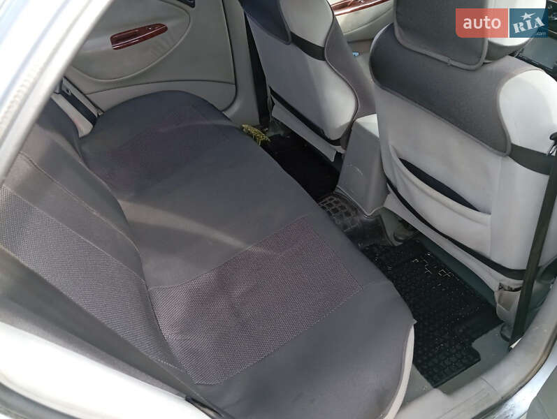 Седан Daewoo Nubira 2003 в Ізюмі