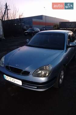 Седан Daewoo Nubira 2003 в Львове
