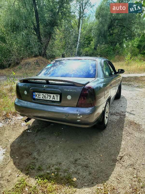 Седан Daewoo Nubira 1998 в Днепре