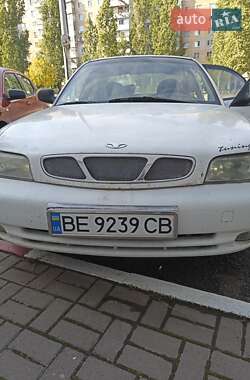 Седан Daewoo Nubira 1998 в Миколаєві