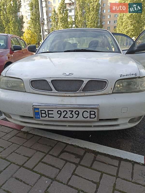 Daewoo Nubira 1998