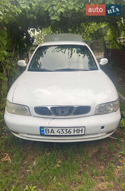 Седан Daewoo Nubira 1998 в Гайвороні