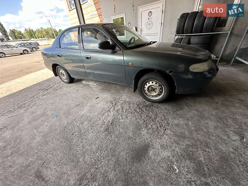 Седан Daewoo Nubira 1998 в Обухове