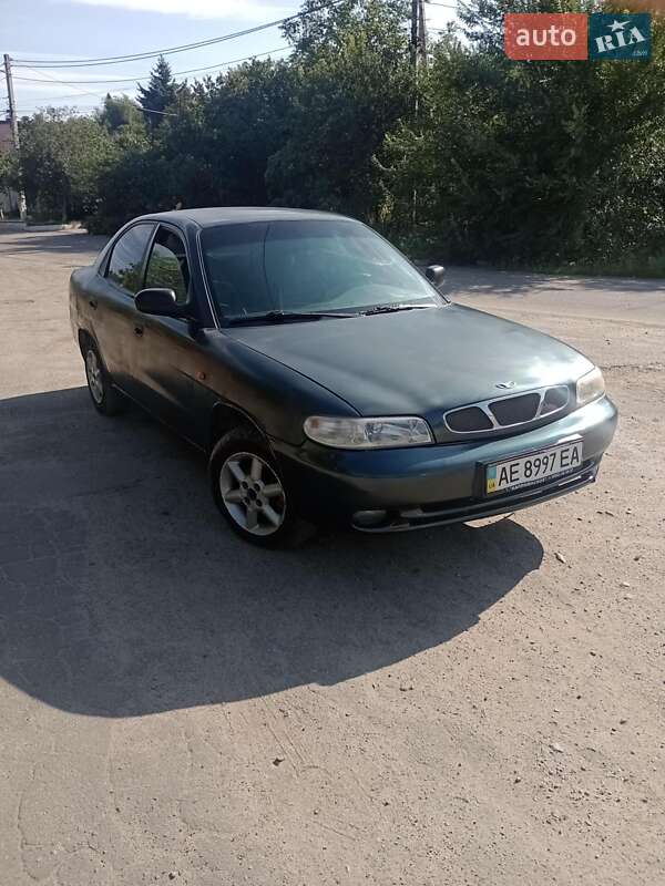 Седан Daewoo Nubira 1998 в Днепре