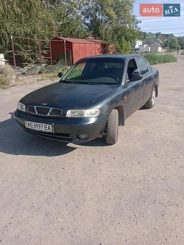 Седан Daewoo Nubira 1998 в Днепре