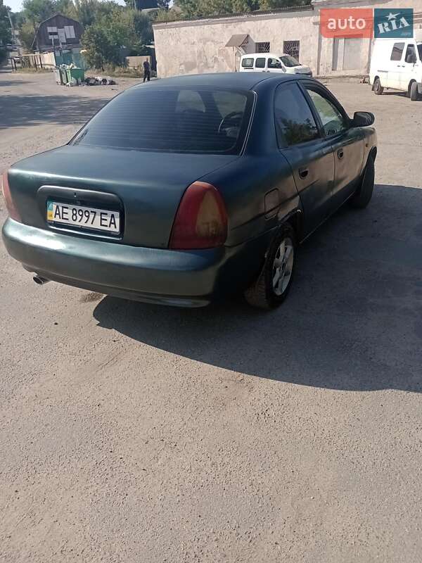Седан Daewoo Nubira 1998 в Днепре
