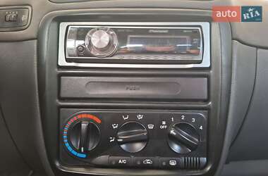 Седан Daewoo Nubira 1998 в 