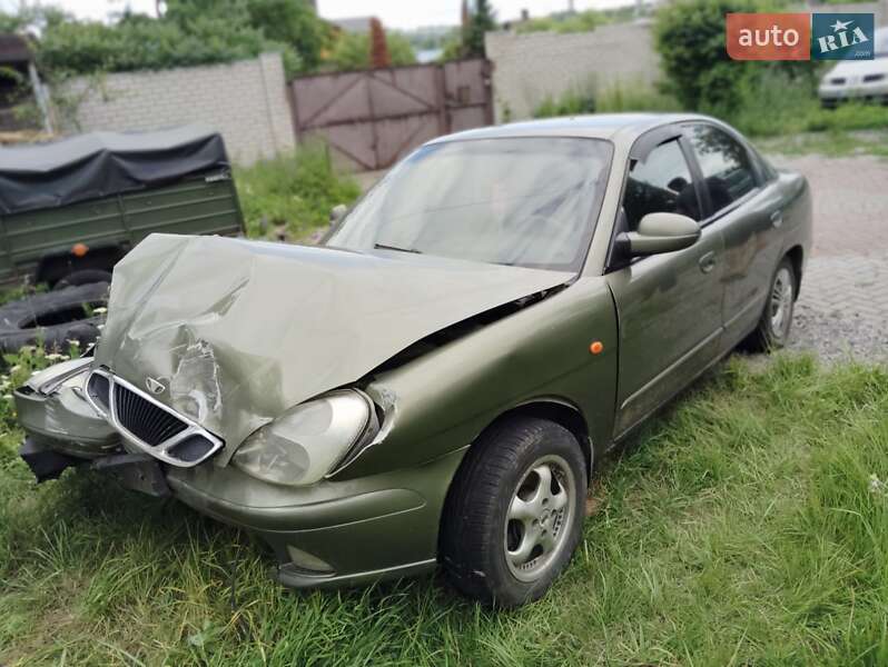 Седан Daewoo Nubira 2003 в Малій Рогані