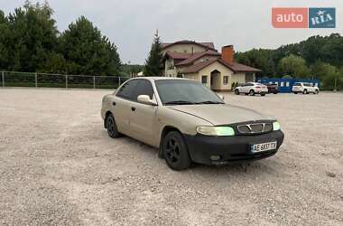 Седан Daewoo Nubira 1998 в Дніпрі
