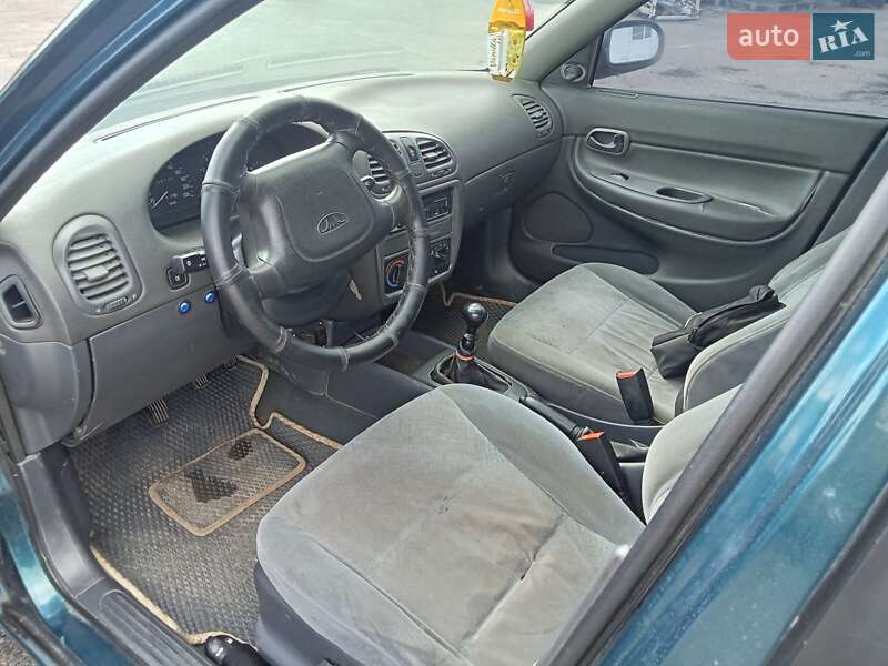 Седан Daewoo Nubira 1998 в Тернополі