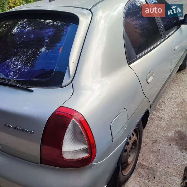 Хэтчбек Daewoo Nubira 1998 в Карловке