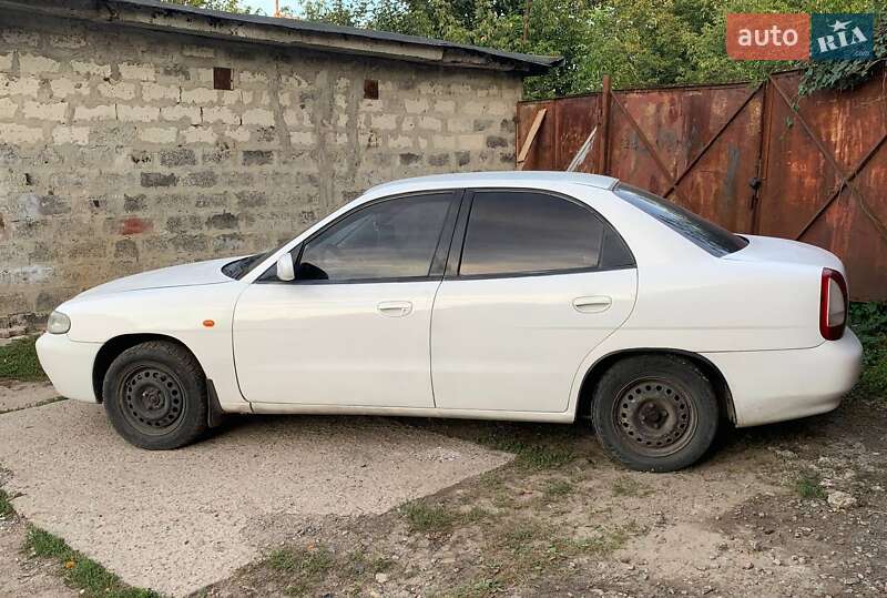 Седан Daewoo Nubira 1998 в Харькове