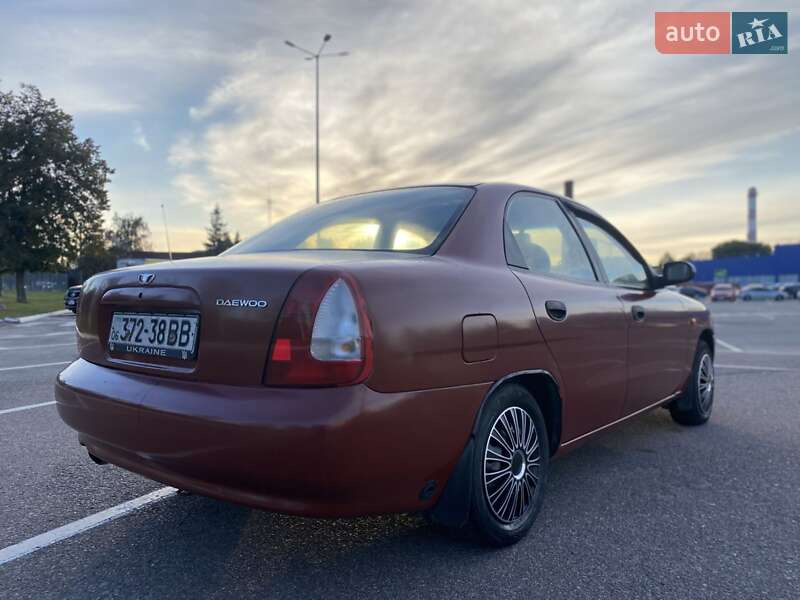 Седан Daewoo Nubira 1998 в Бердичеве