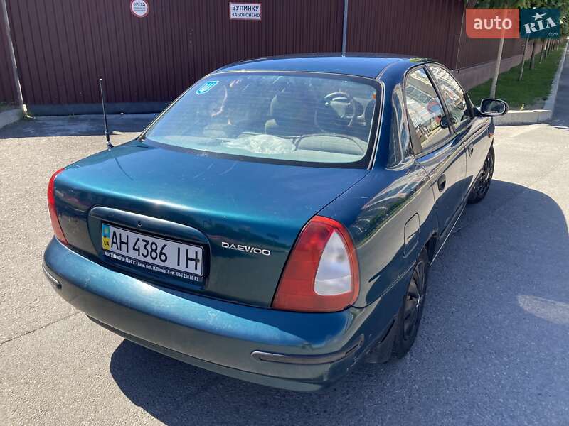 Седан Daewoo Nubira 1998 в Краматорске