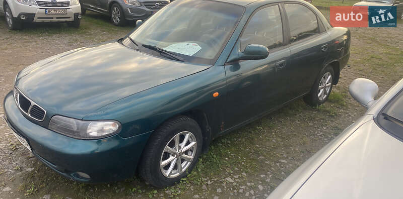 Седан Daewoo Nubira 1998 в Львові