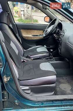 Хэтчбек Daewoo Nubira 1998 в 