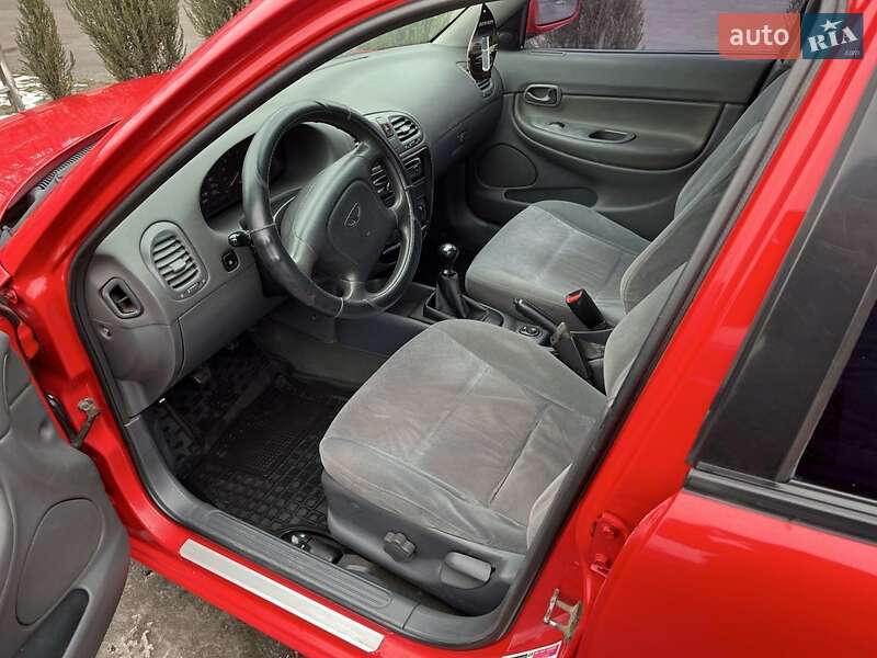 Седан Daewoo Nubira 1998 в Полтаве