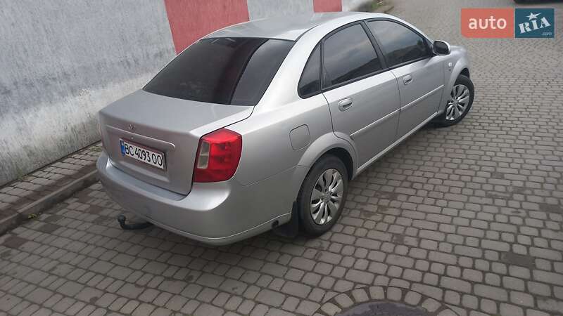 Седан Daewoo Nubira 2003 в Львове