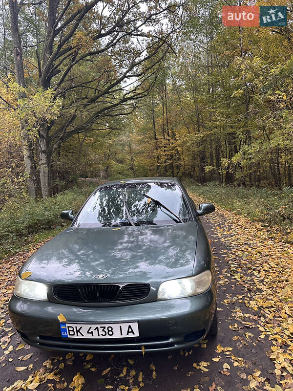 Седан Daewoo Nubira 1998 в Сарнах