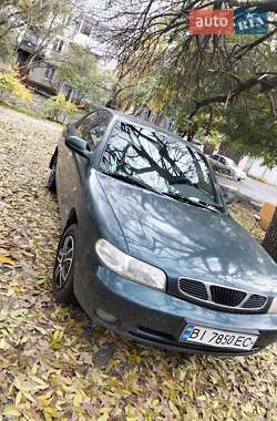 Седан Daewoo Nubira 1998 в Кременчуці