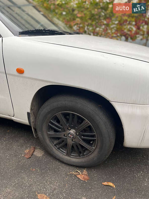 Седан Daewoo Nubira 1998 в Одессе