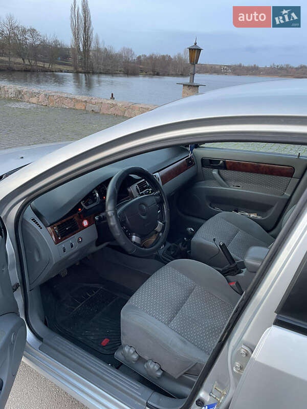 Седан Daewoo Nubira 2004 в Погребище