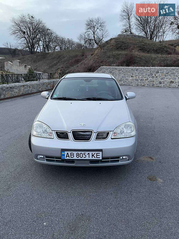 Седан Daewoo Nubira 2004 в Погребище