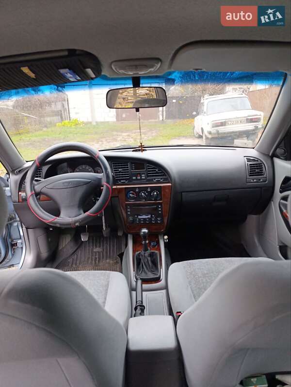 Седан Daewoo Nubira 2003 в Коростені