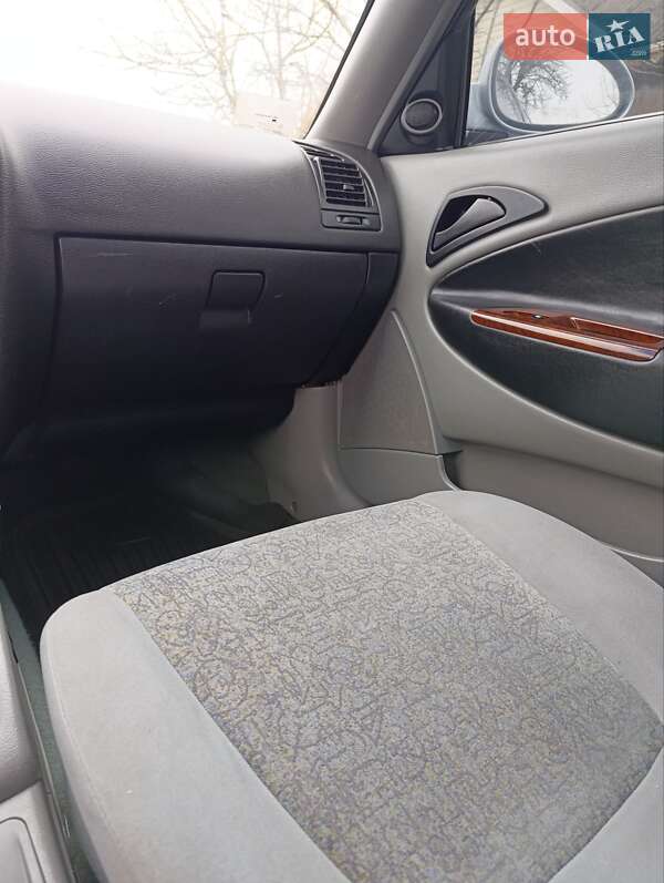 Седан Daewoo Nubira 2003 в Коростені