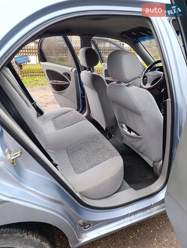 Седан Daewoo Nubira 2003 в Коростені