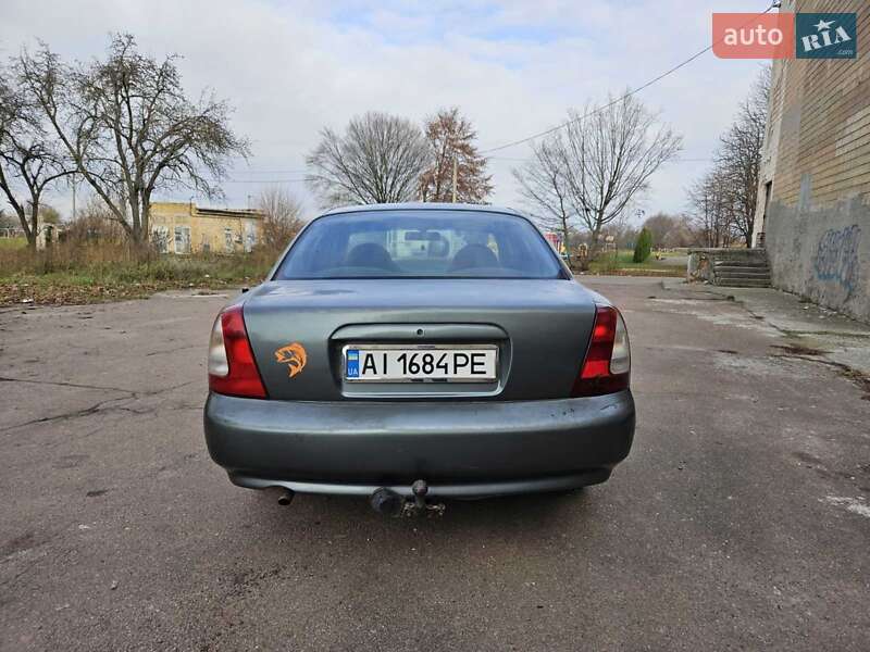 Седан Daewoo Nubira 1998 в Обухові