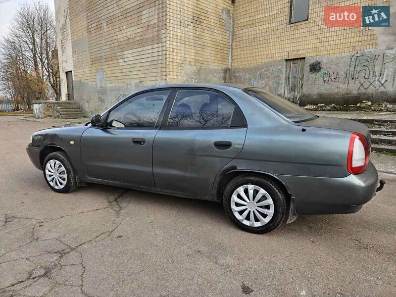 Седан Daewoo Nubira 1998 в Обухові
