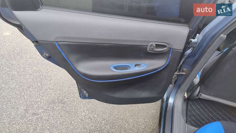 Хетчбек Daewoo Nubira 1998 в Дніпрі