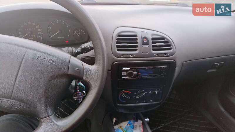 Хетчбек Daewoo Nubira 1998 в Дніпрі