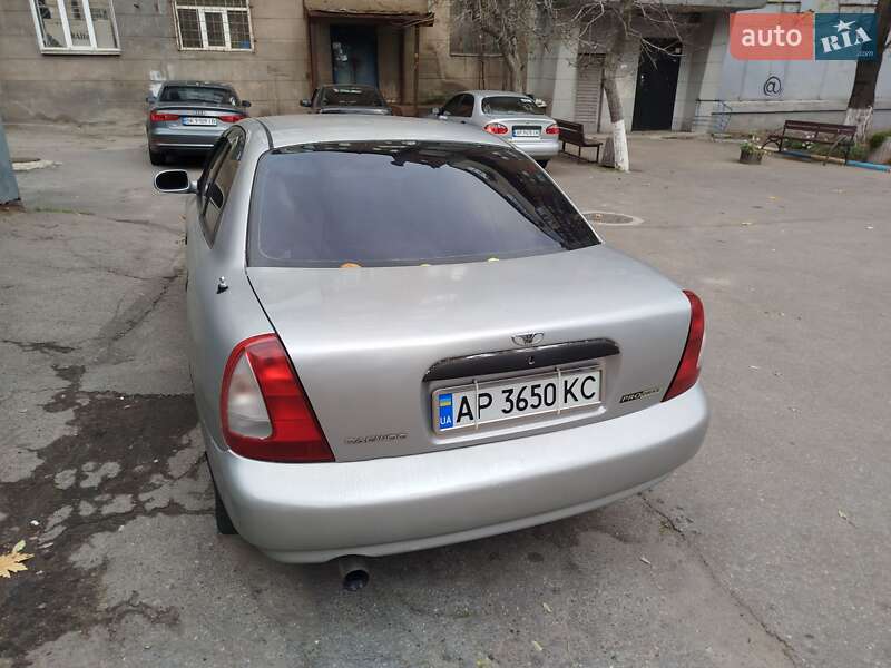 Седан Daewoo Nubira 1998 в Запорожье