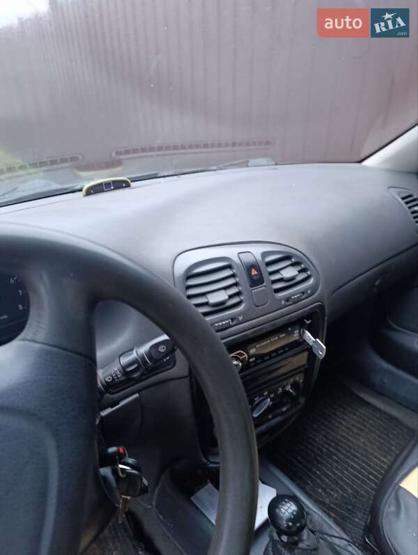 Седан Daewoo Nubira 1998 в Ірпені