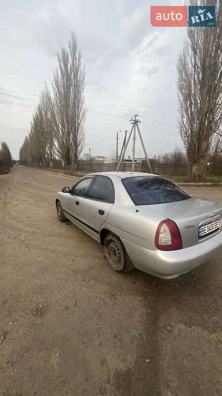 Седан Daewoo Nubira 1998 в Николаеве