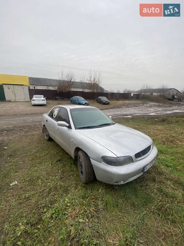 Седан Daewoo Nubira 1998 в Киеве