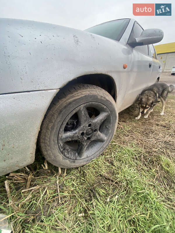 Седан Daewoo Nubira 1998 в Киеве