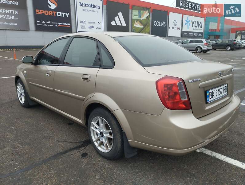 Седан Daewoo Nubira 2004 в Остроге