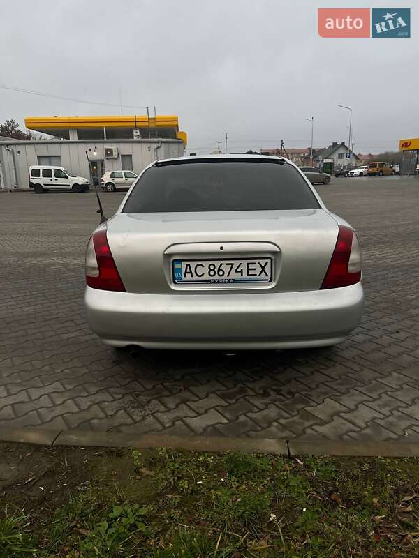 Седан Daewoo Nubira 1998 в Луцьку