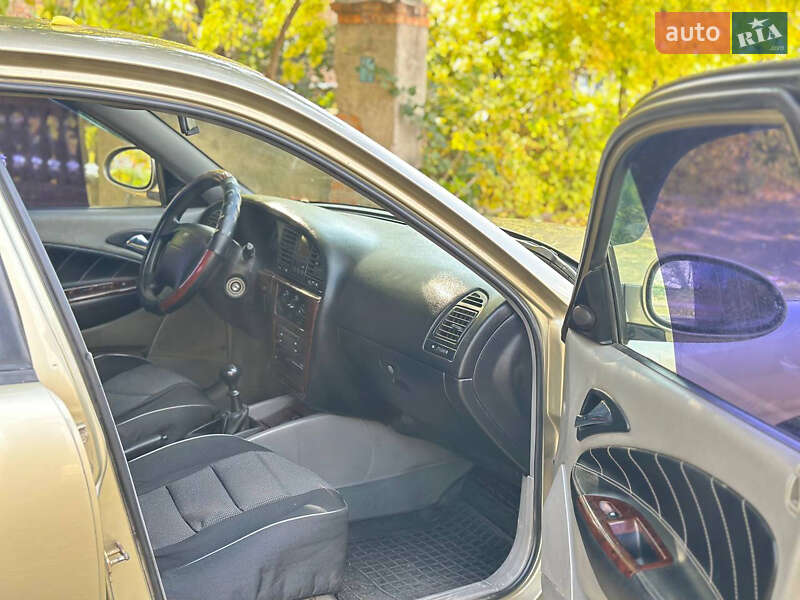 Седан Daewoo Nubira 2001 в Миколаєві