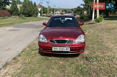 Седан Daewoo Nubira 2003 в Светловодске