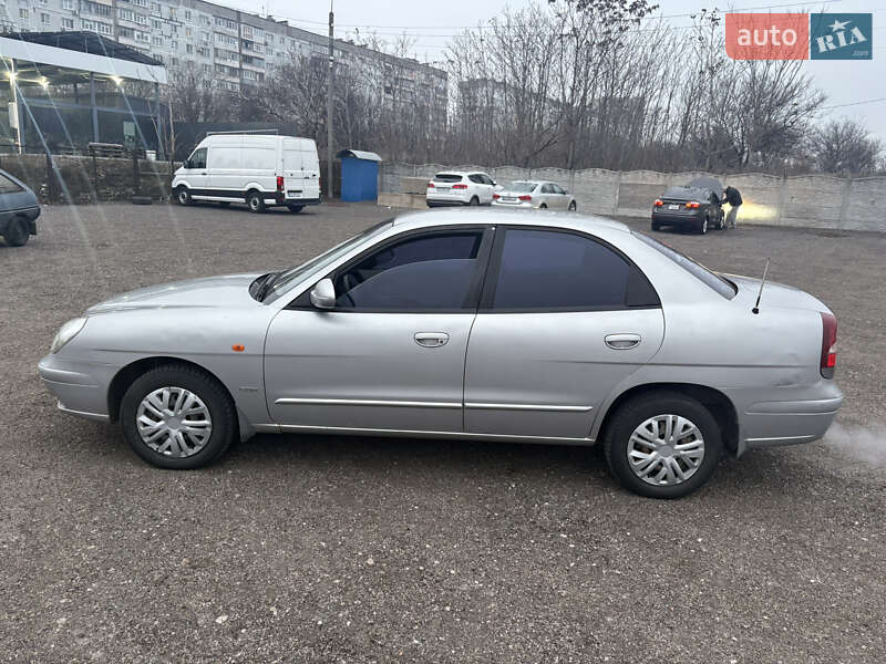 Седан Daewoo Nubira 2003 в Запоріжжі
