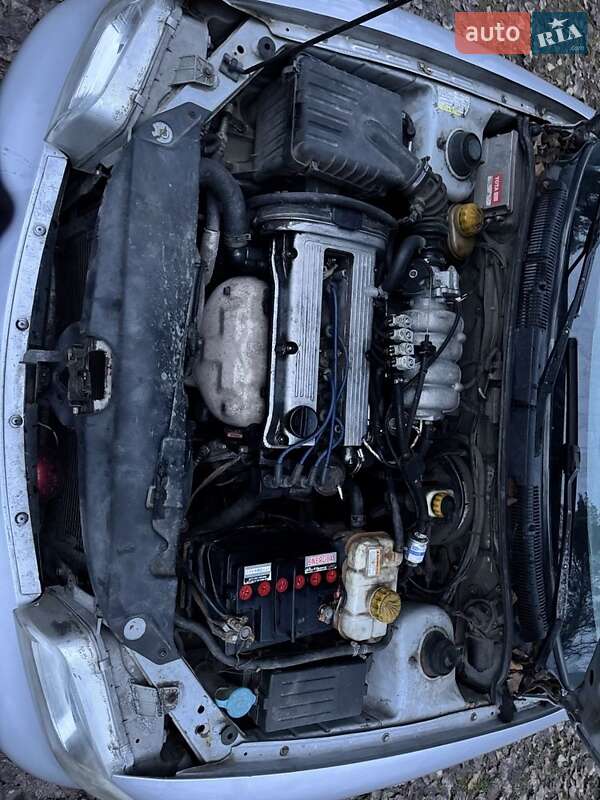 Седан Daewoo Nubira 1998 в Карловке