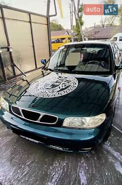 Седан Daewoo Nubira 1998 в Дніпрі