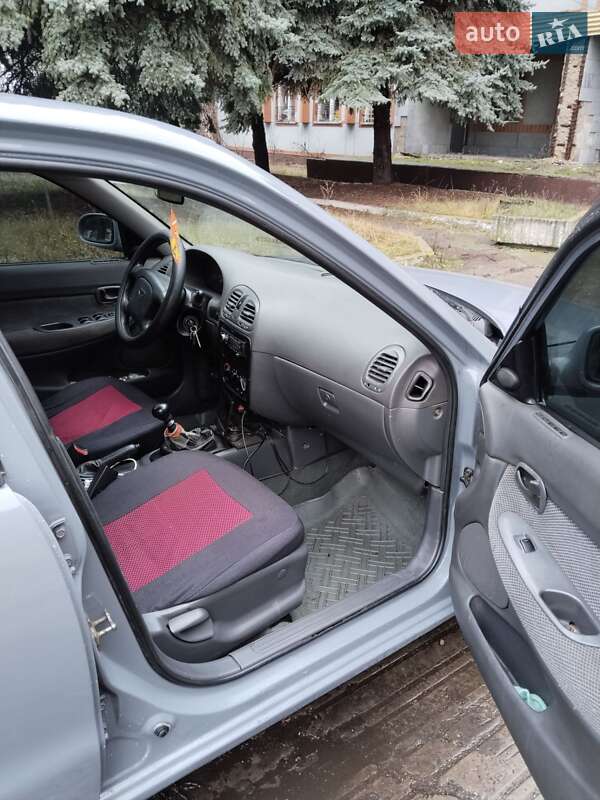 Седан Daewoo Nubira 1998 в Чутове